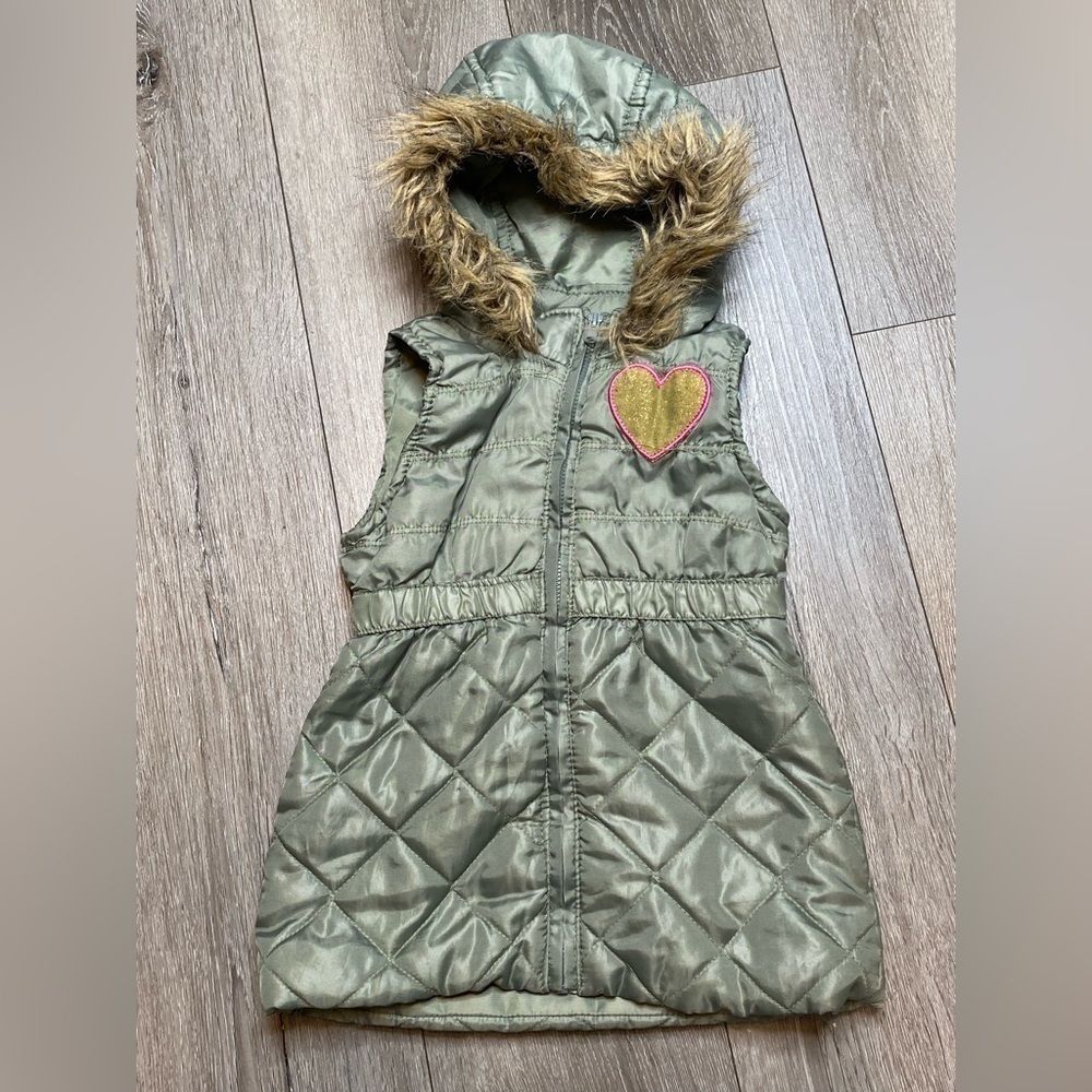 Girls Hooded Puffer Vest Green Size 6